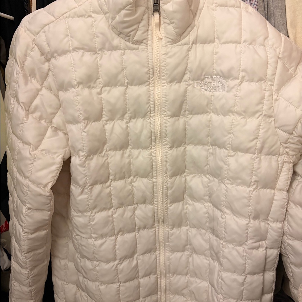 The North Face women’s Cream Quilted Puffer Jacket